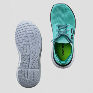 Women's OOmy Stride - Emerald against studio background