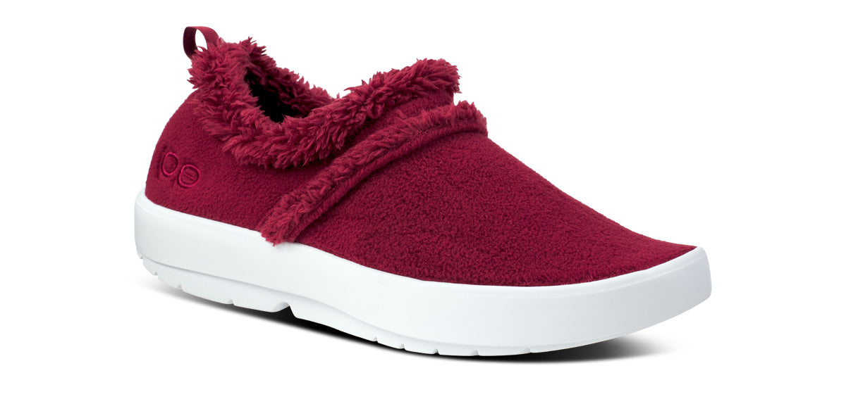 Women's OOcoozie Low Shoe - Cabernet – OOFOS