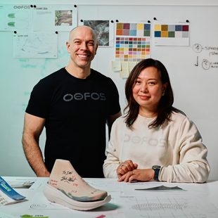 OOOFS employees in design studio with oomy zen mold