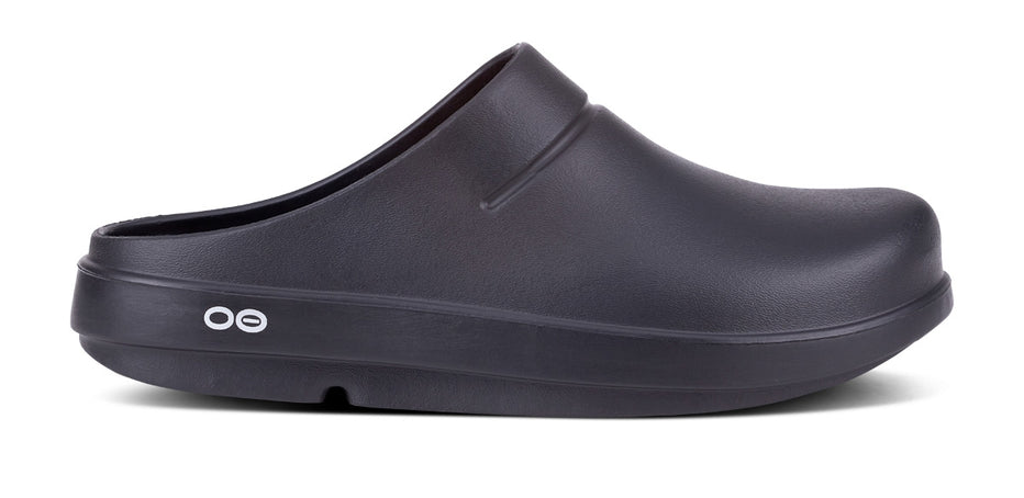 Women's OOcloog Clog - Black - OOFOS lateral view