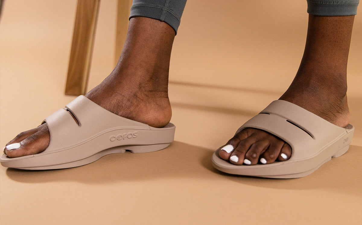 OOFOS OOahh Slide Sandals
